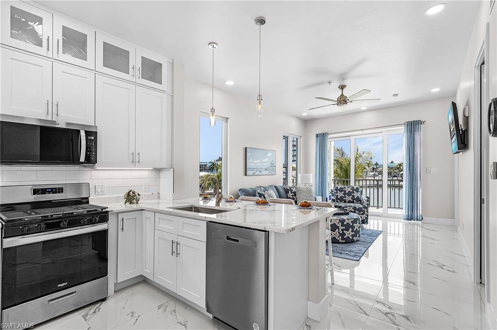 ISLAND SHORES - Residential
