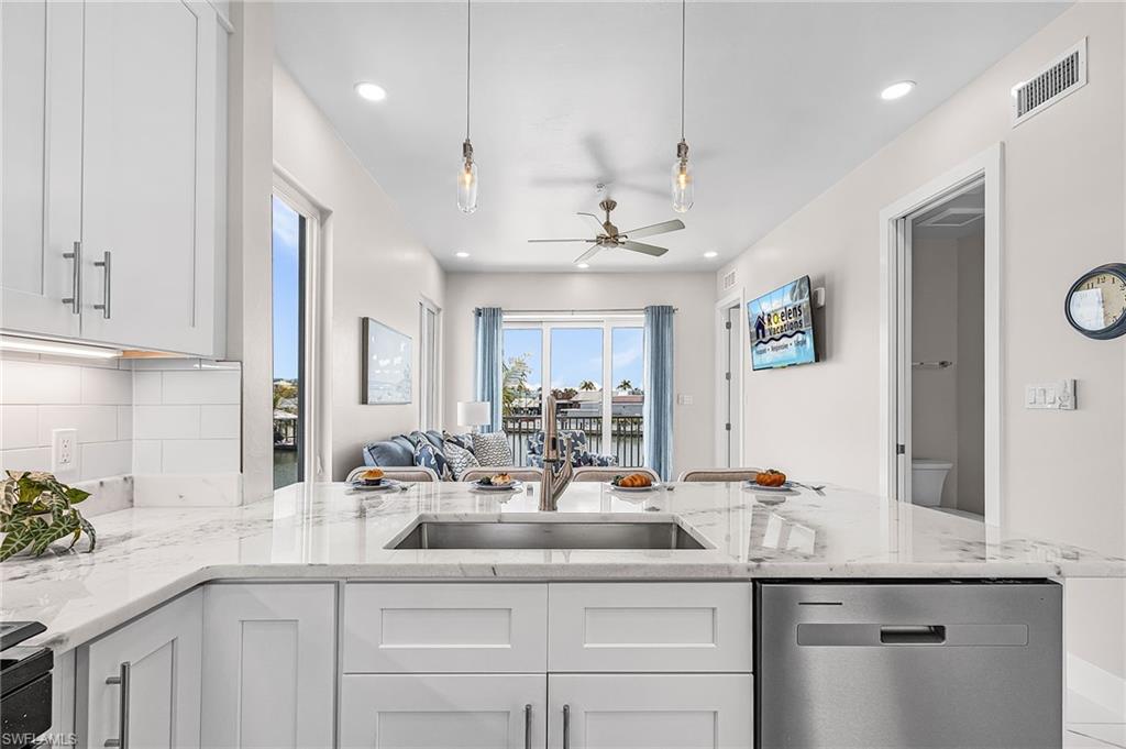 ISLAND SHORES - Residential