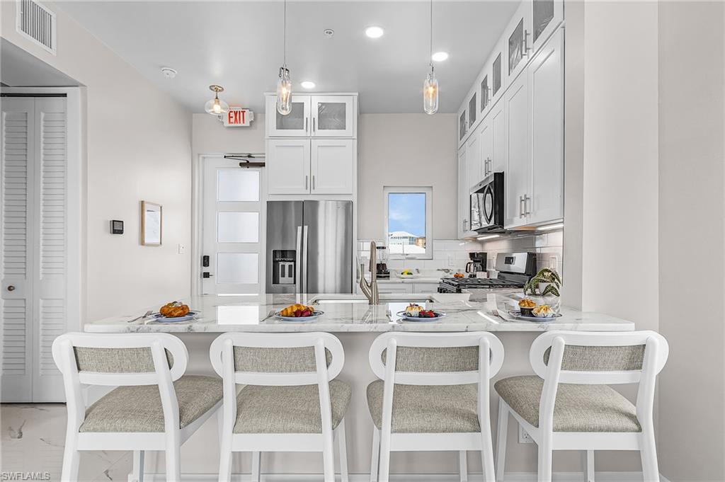 ISLAND SHORES - Residential