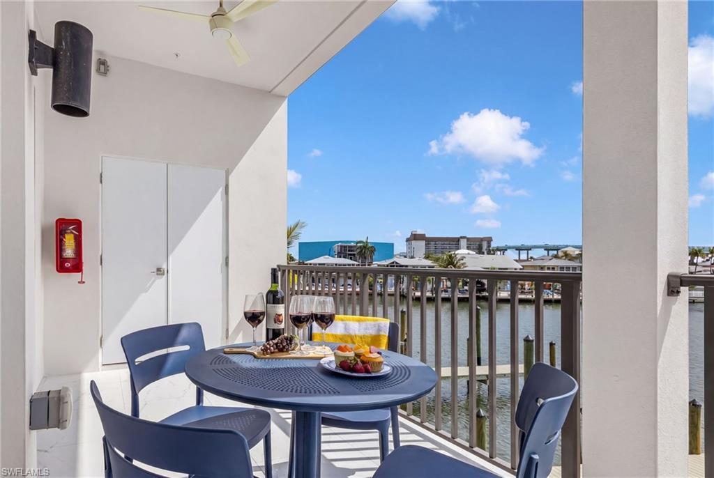 ISLAND SHORES - Residential
