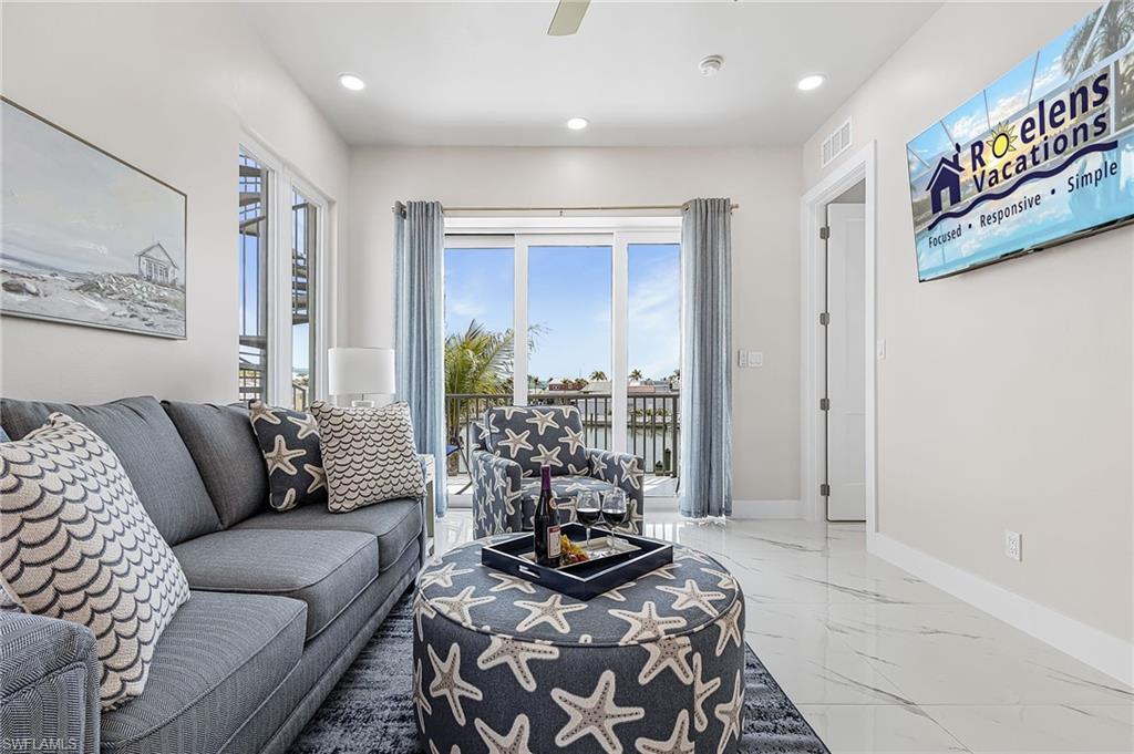 ISLAND SHORES - Residential