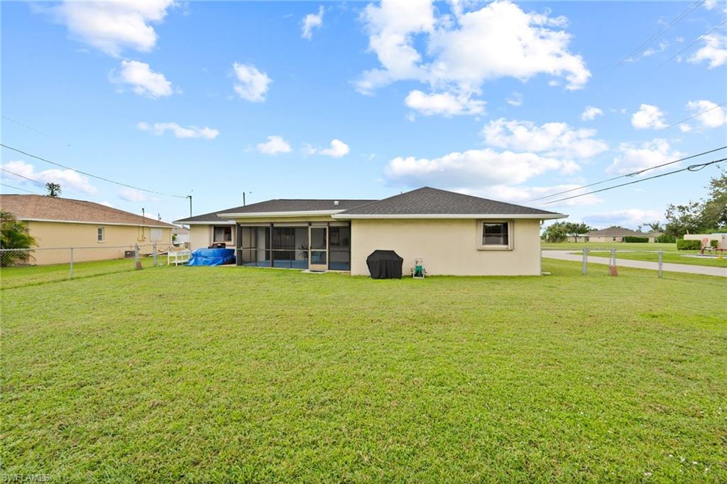 CAPE CORAL - Residential