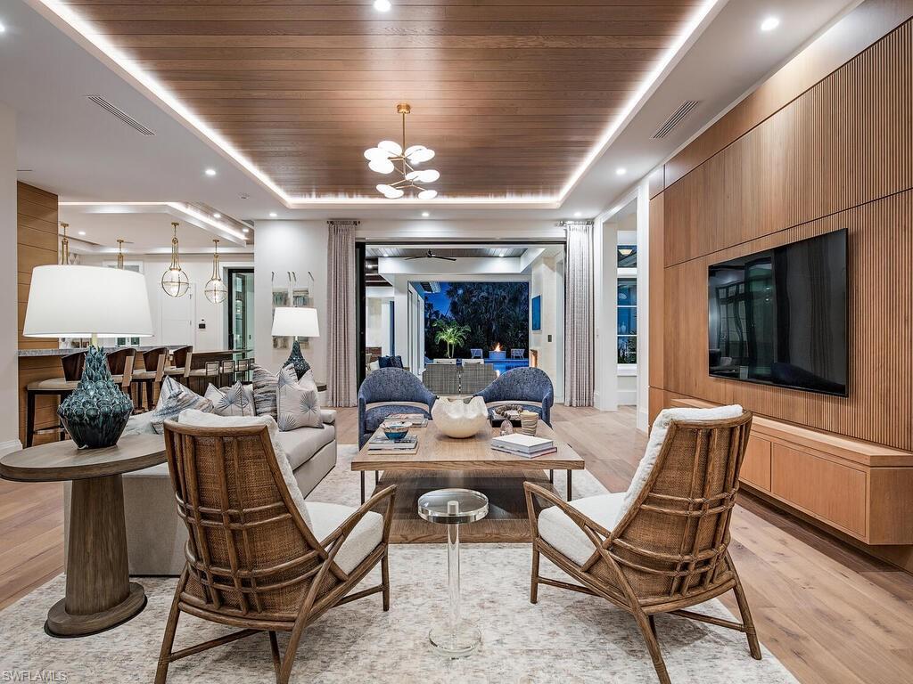 AQUALANE SHORES - Residential