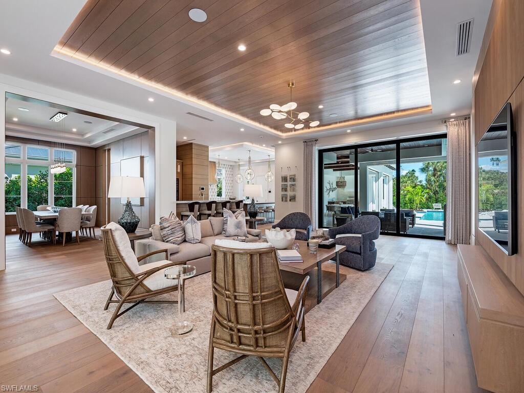 AQUALANE SHORES - Residential