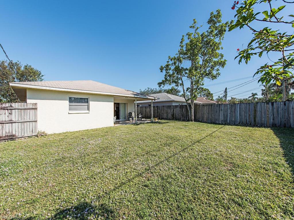 NAPLES PARK - Residential