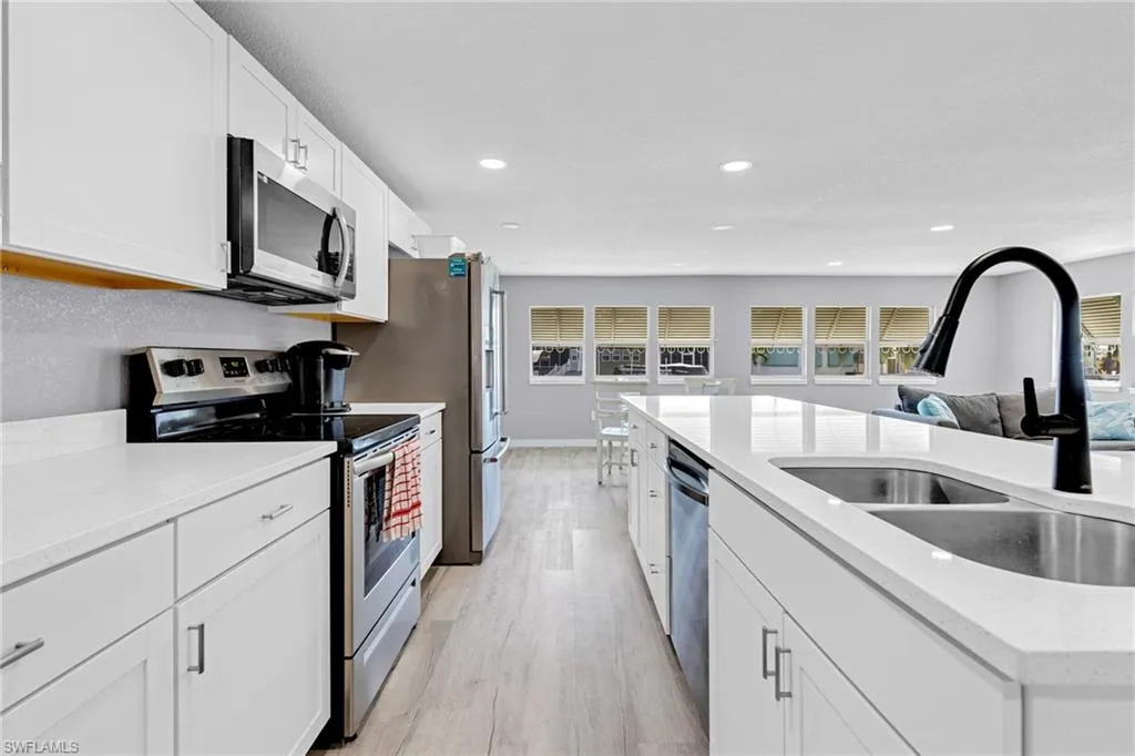 Fort Myers Beach, Florida 33931, United States, 2 Bedrooms Bedrooms, ,2 BathroomsBathrooms,Residential,Active,56985