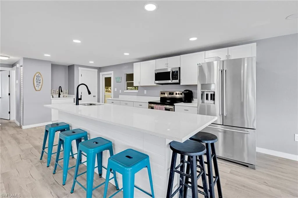 Fort Myers Beach, Florida 33931, United States, 2 Bedrooms Bedrooms, ,2 BathroomsBathrooms,Residential,Active,56985