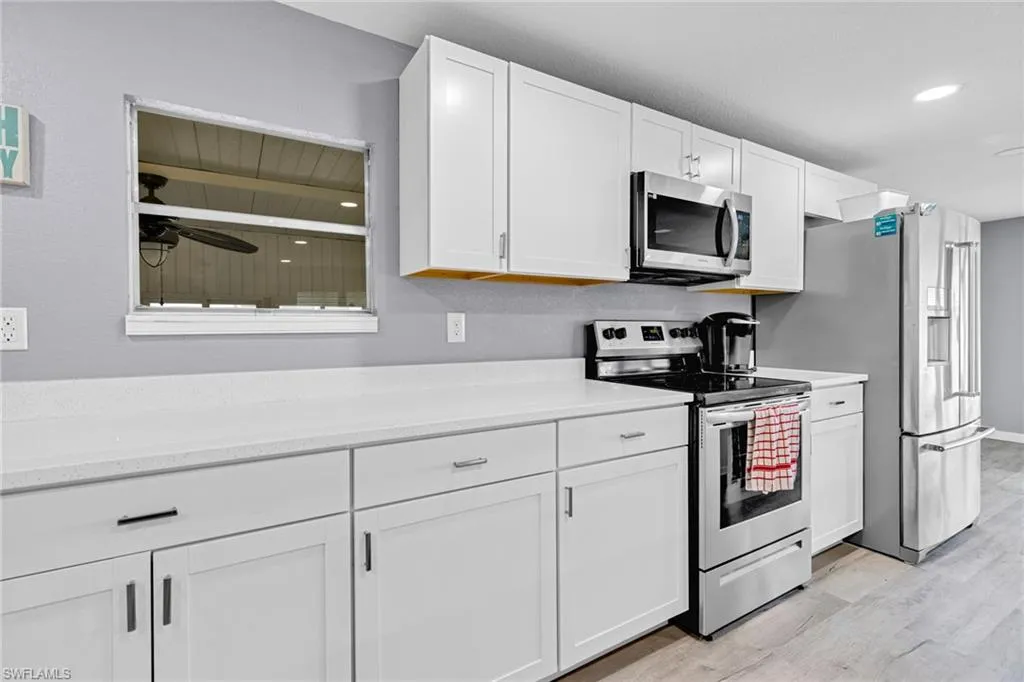 Fort Myers Beach, Florida 33931, United States, 2 Bedrooms Bedrooms, ,2 BathroomsBathrooms,Residential,Active,56985