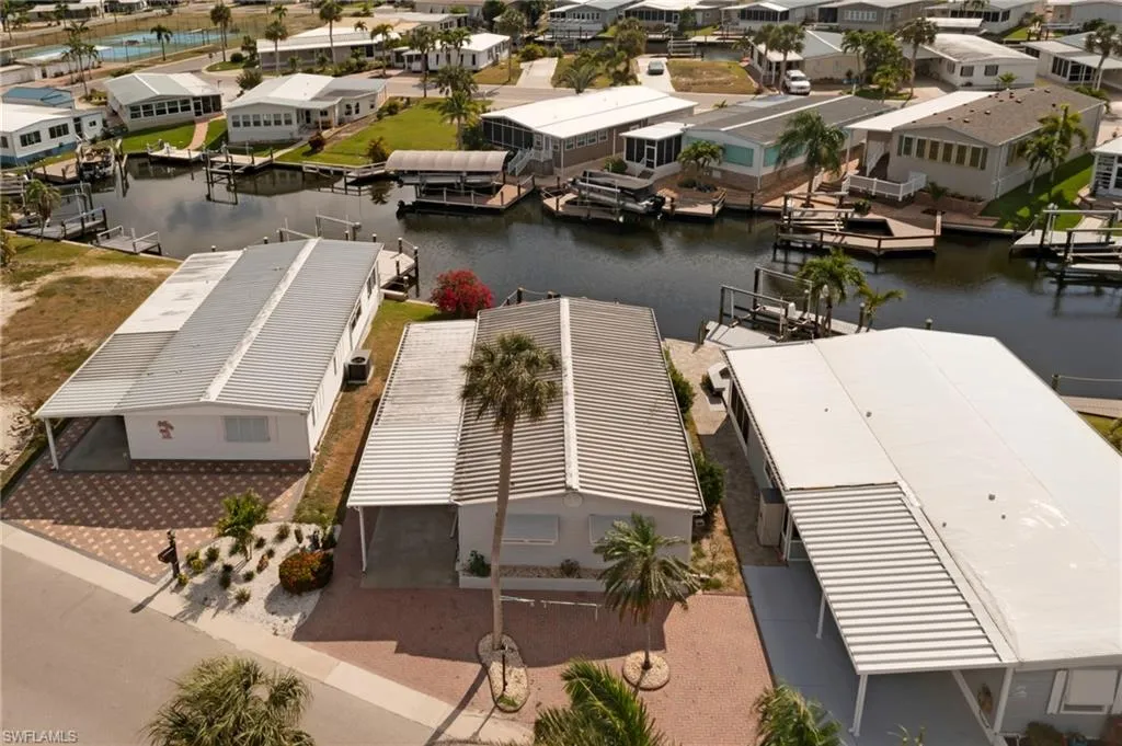 Fort Myers Beach, Florida 33931, United States, 2 Bedrooms Bedrooms, ,2 BathroomsBathrooms,Residential,Active,56985