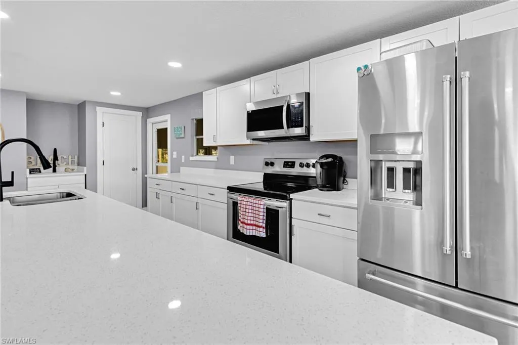 Fort Myers Beach, Florida 33931, United States, 2 Bedrooms Bedrooms, ,2 BathroomsBathrooms,Residential,Active,56985