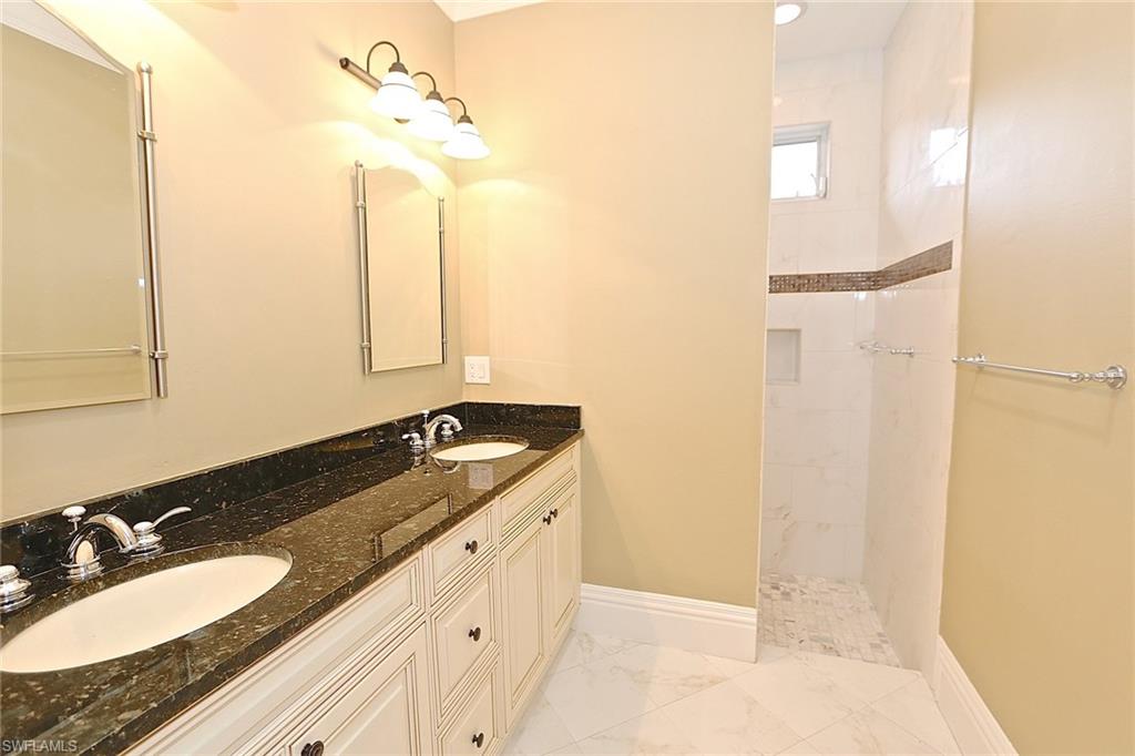 MAPLEWOOD - Residential