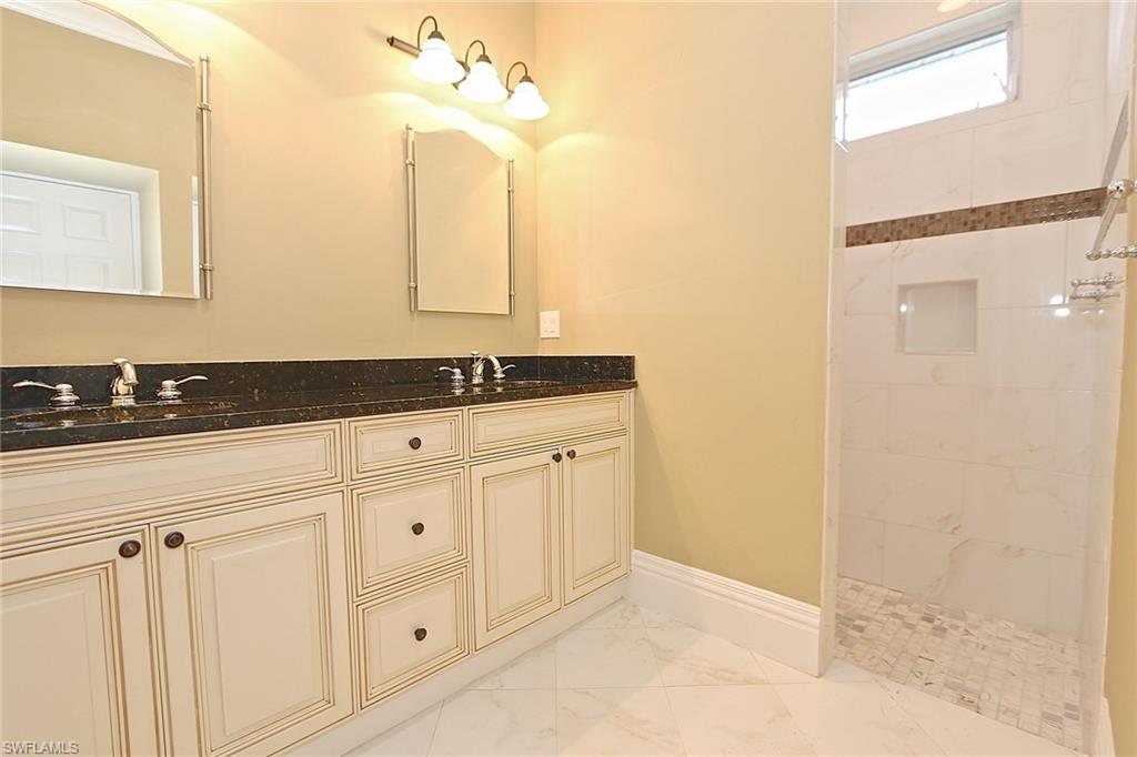 MAPLEWOOD - Residential