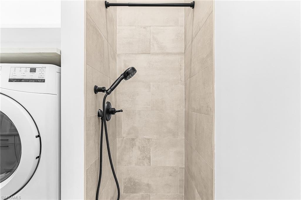 COCONUT RIVER - Residential