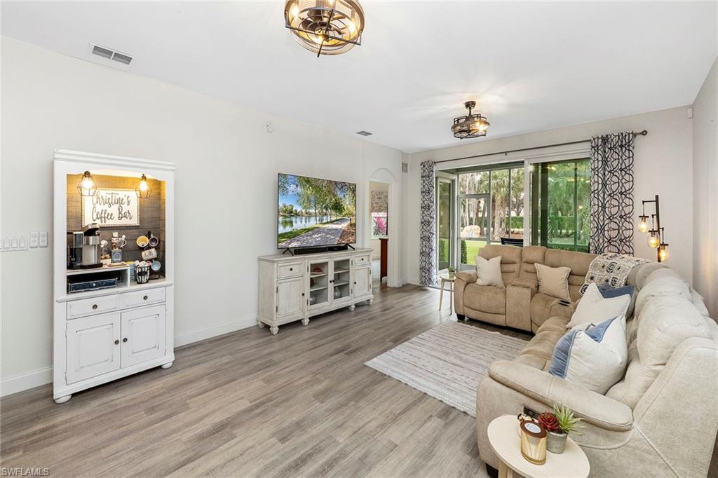 LYNX PASS - Residential