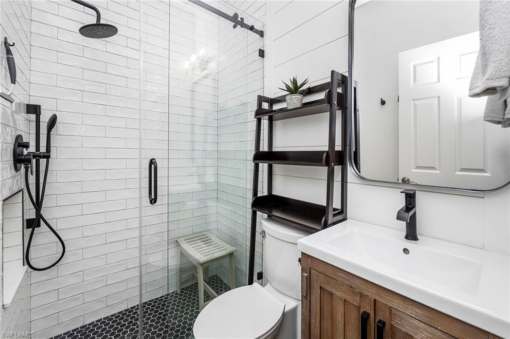 LYNX PASS - Residential