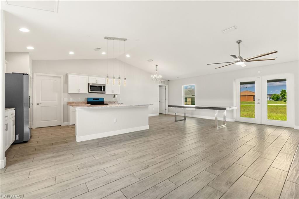 CAPE CORAL - Residential