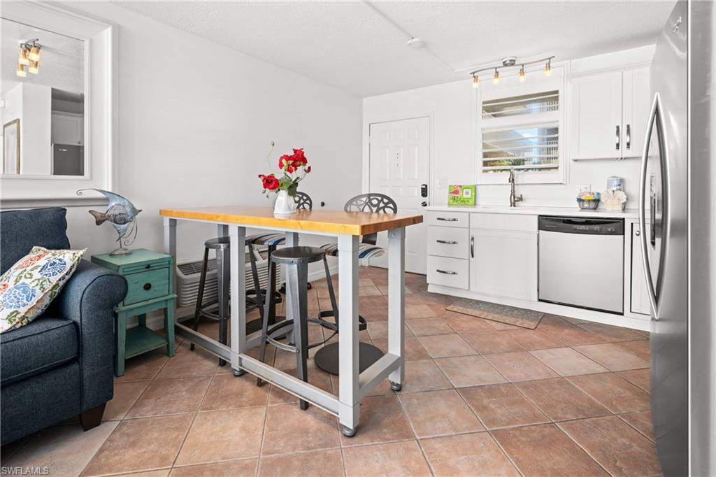 BEACH AND TENNIS CLUB - Residential