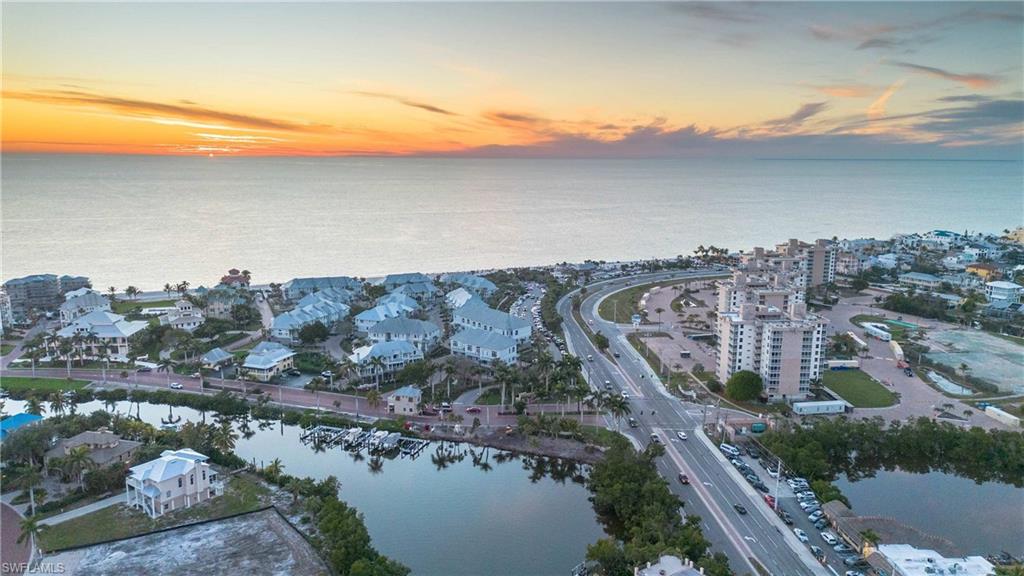 BEACH AND TENNIS CLUB - Residential