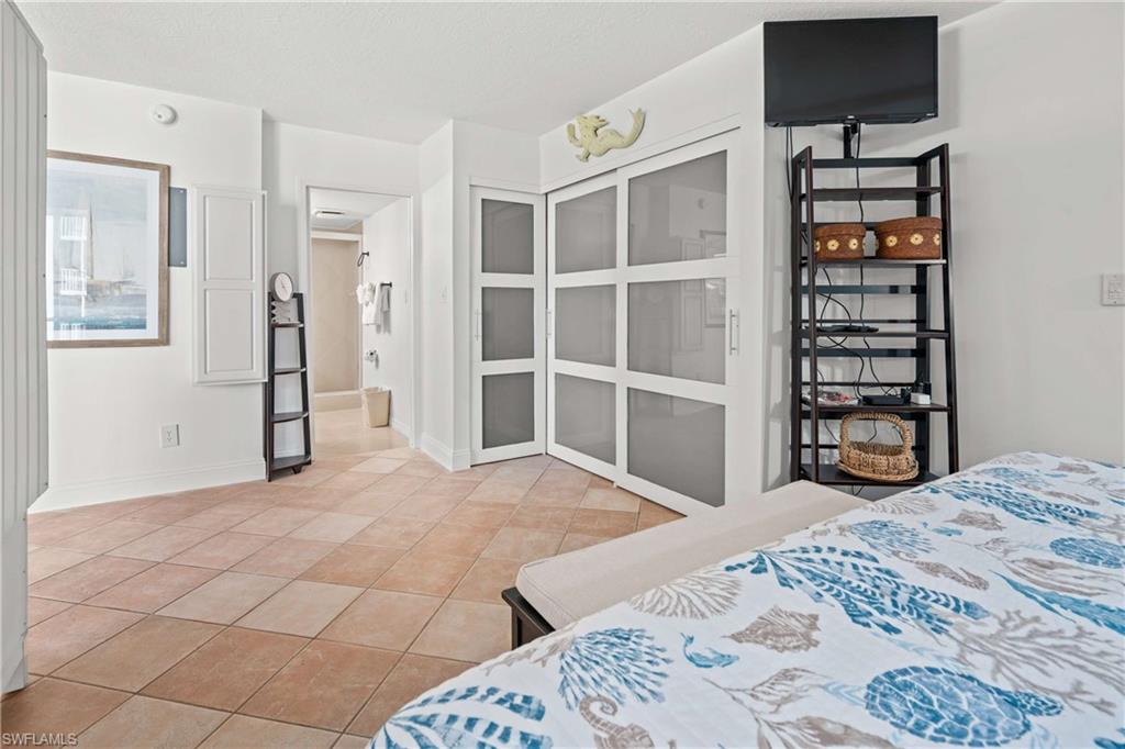 BEACH AND TENNIS CLUB - Residential