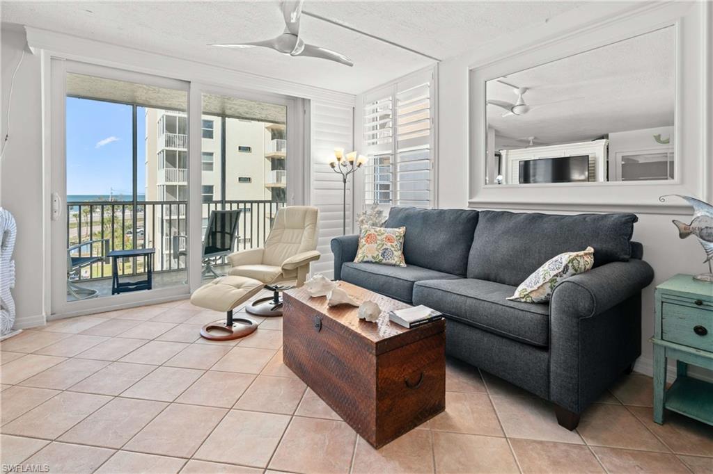 BEACH AND TENNIS CLUB - Residential