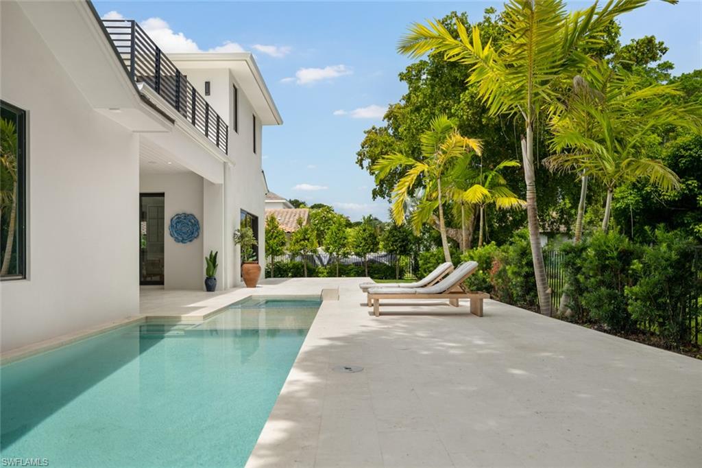 PARK SHORE - Residential