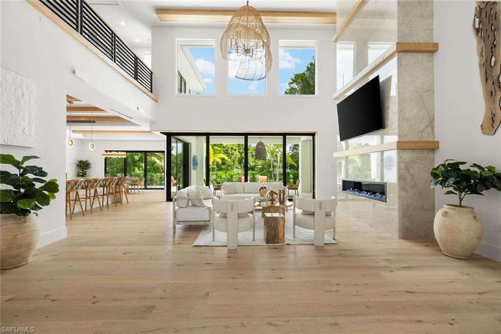 PARK SHORE - Residential