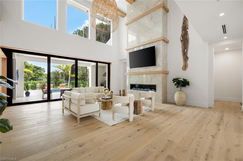 PARK SHORE - Residential