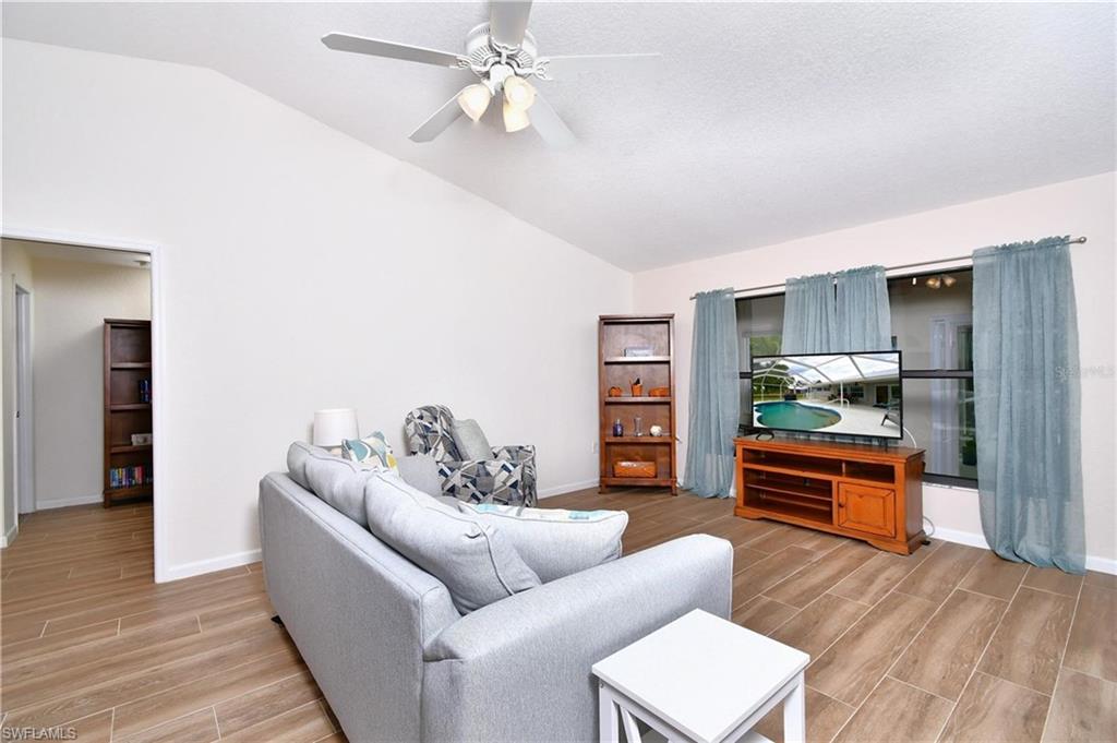 WOODLAND ESTATES - Residential