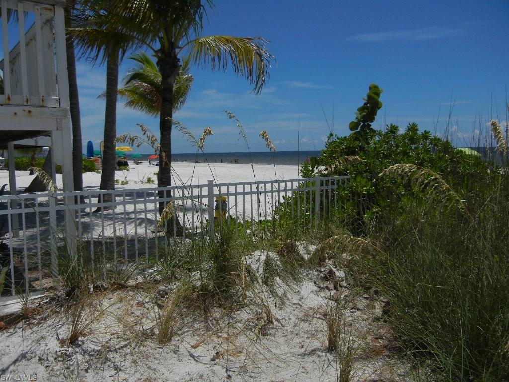 BOARDWALK CAPER - Residential