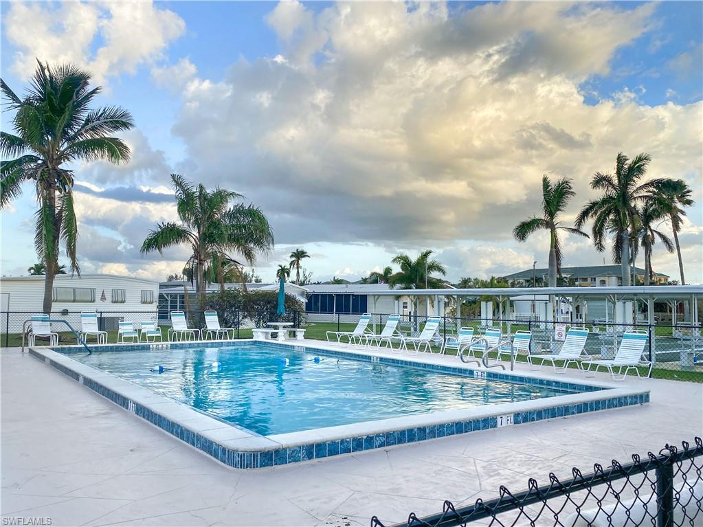 THUNDERBIRD MOBILE HOMES - Land