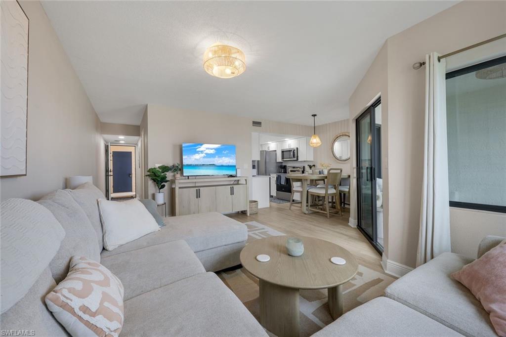 SPORTSMANS COVE YACHT & RACQUET CLUB - Residential