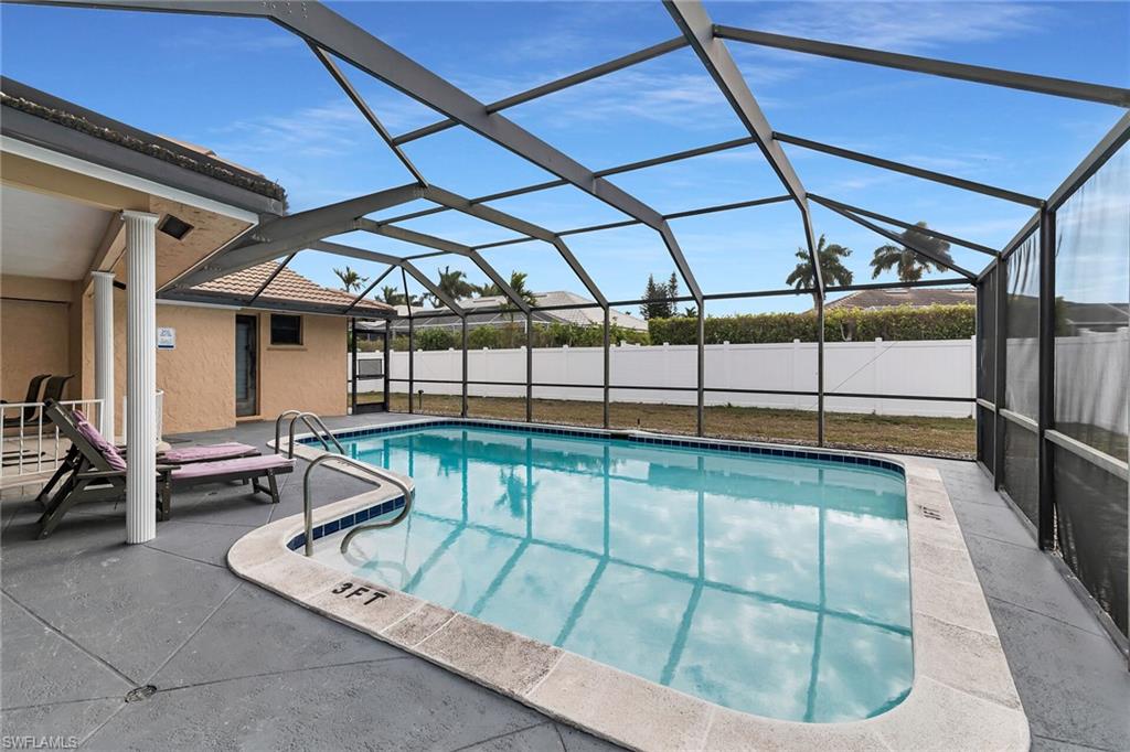 MARCO BEACH - Residential