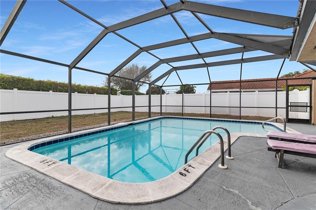 MARCO BEACH - Residential