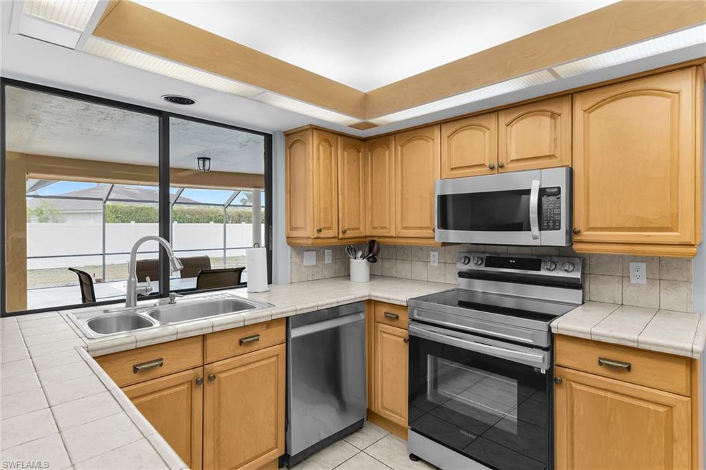 MARCO BEACH - Residential