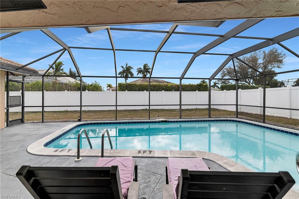 MARCO BEACH - Residential