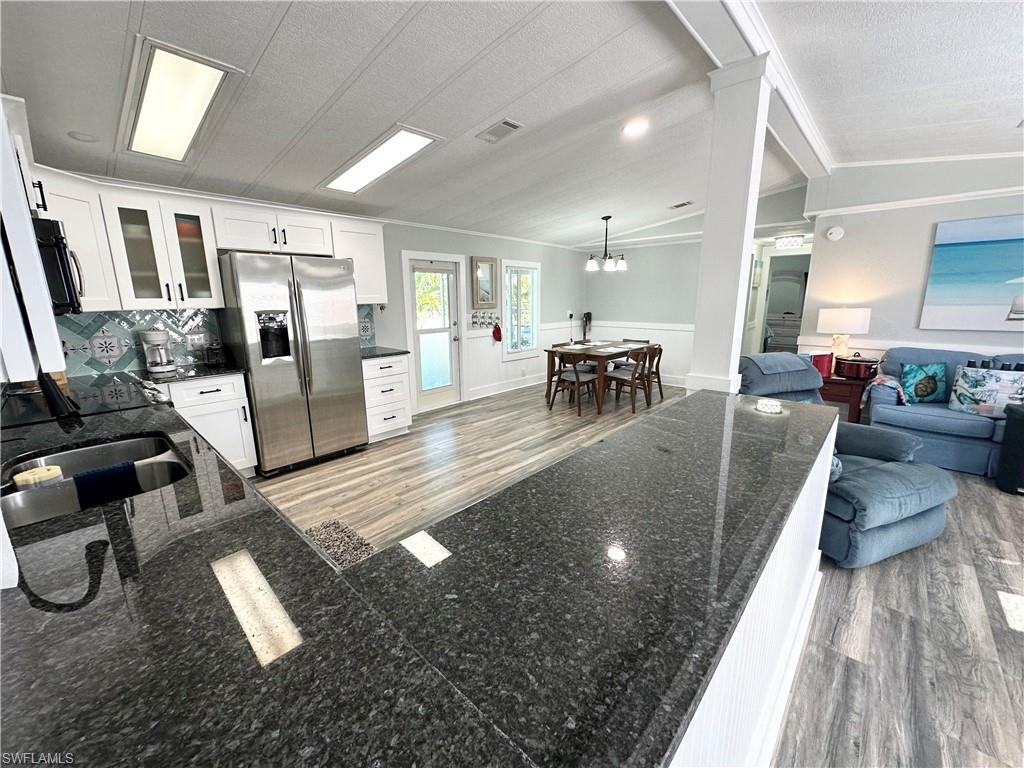 BAYSIDE ESTATES - Residential