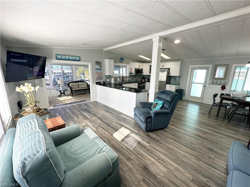 BAYSIDE ESTATES - Residential