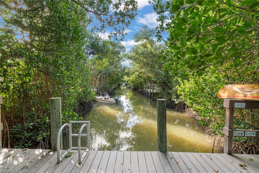 CAPTAINS WALK - Residential