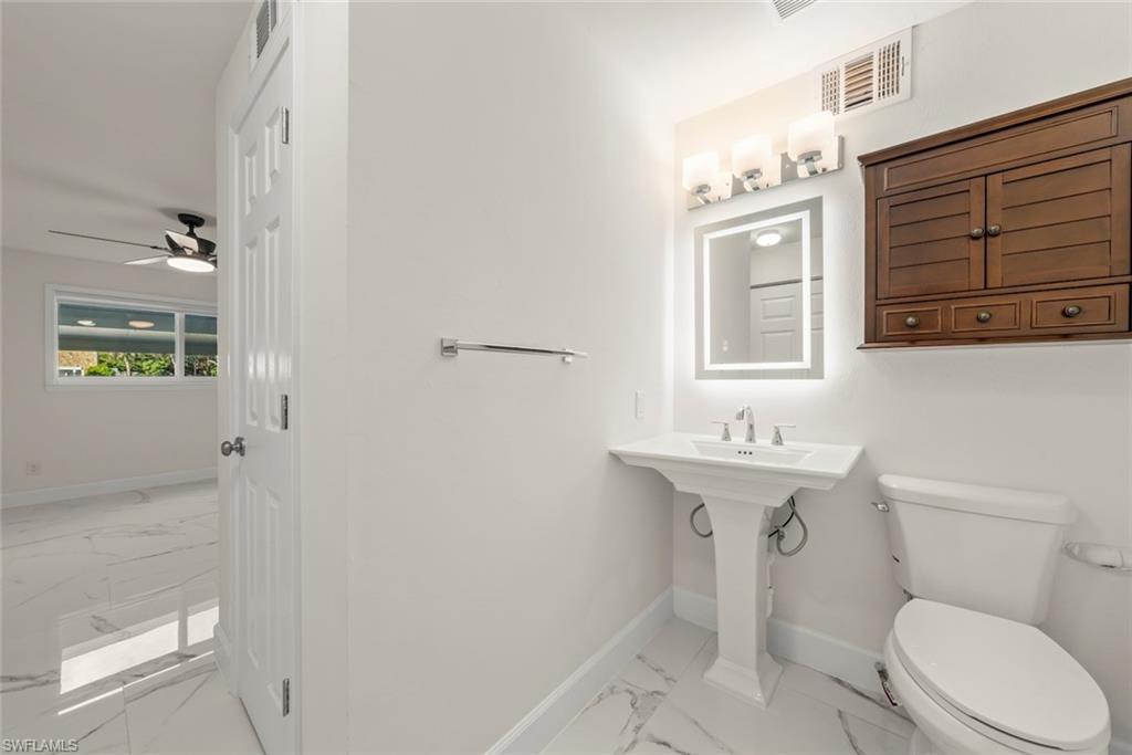 CAPTAINS WALK - Residential