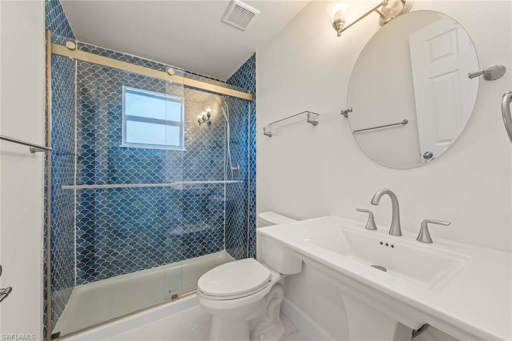 CAPTAINS WALK - Residential