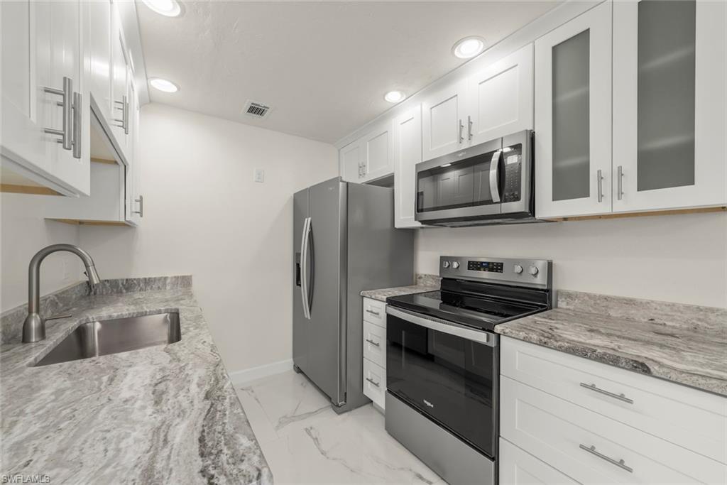 CAPTAINS WALK - Residential