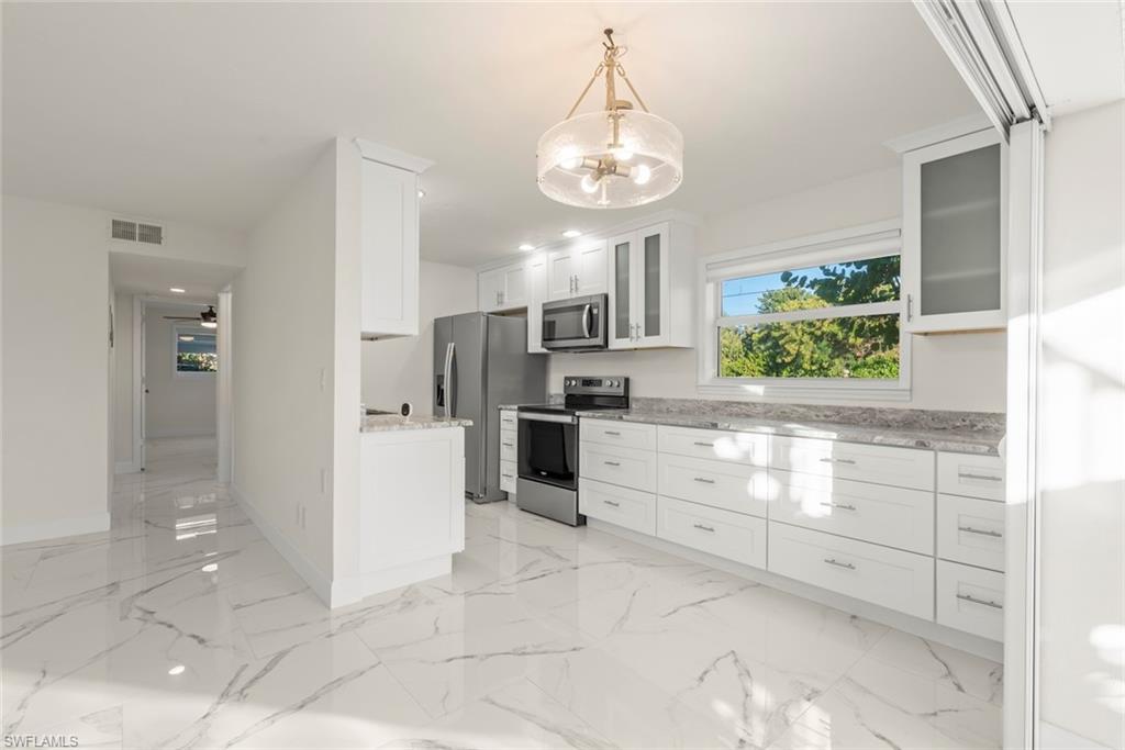 CAPTAINS WALK - Residential