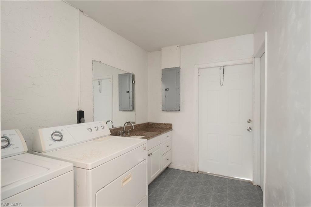 FORT MYERS SHORES - Residential