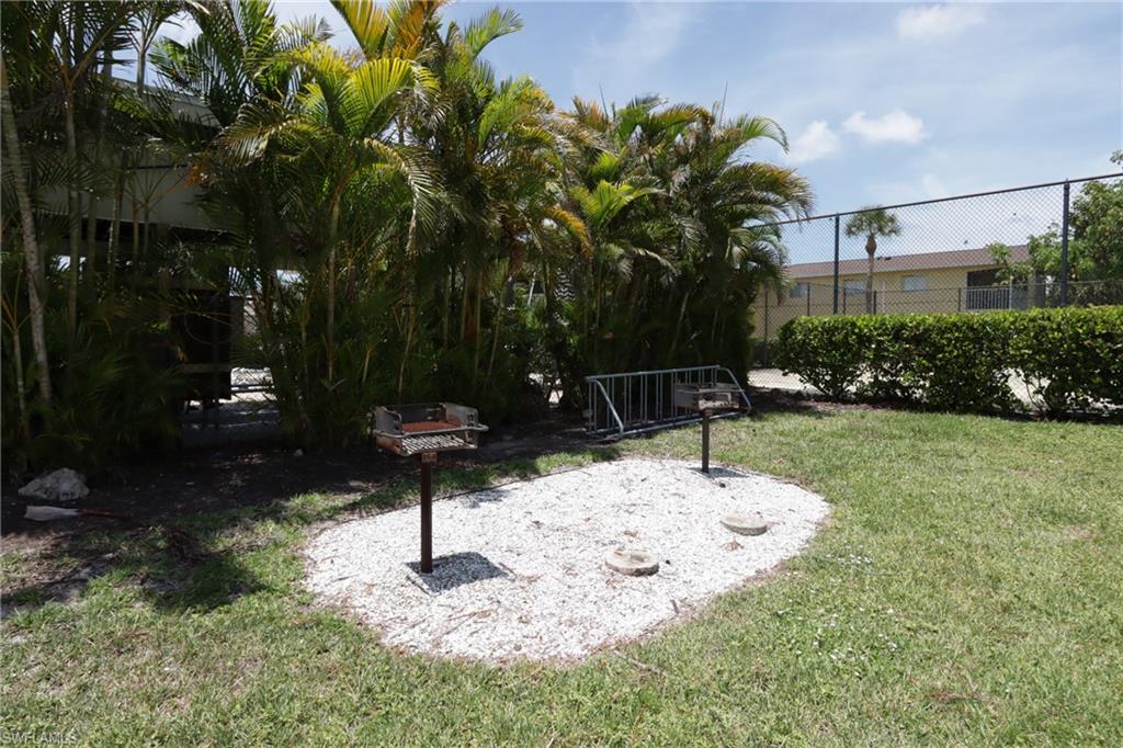 GLADIOLUS GARDENS CONDO ASSN - Residential Lease