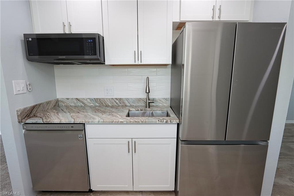 GLADIOLUS GARDENS CONDO ASSN - Residential Lease