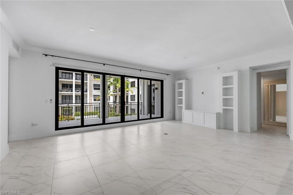 1135 3rd AVE S 318