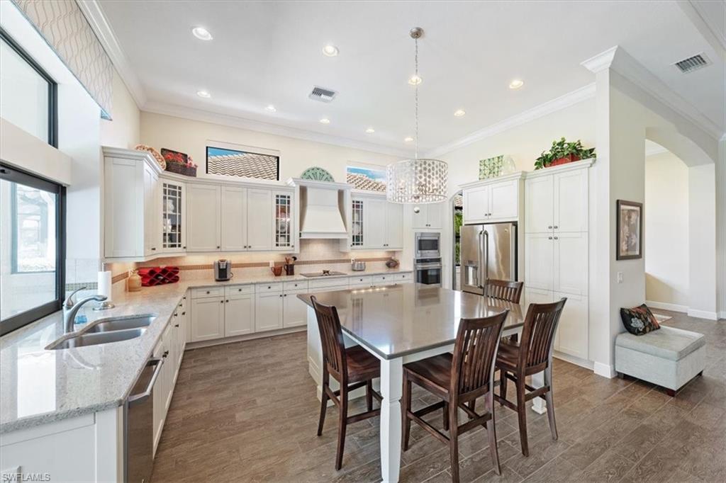 HOLLYBROOK - Residential