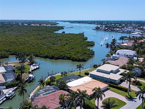 2111 Sheepshead DR NAPLES FL 34102