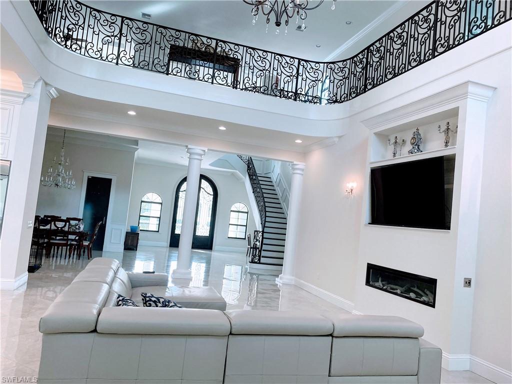 LIVINGSTON WOODS - Residential