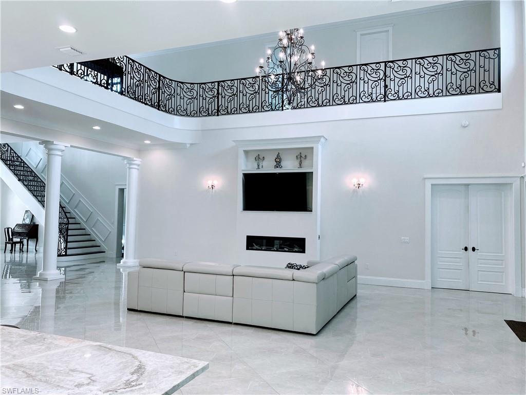 LIVINGSTON WOODS - Residential